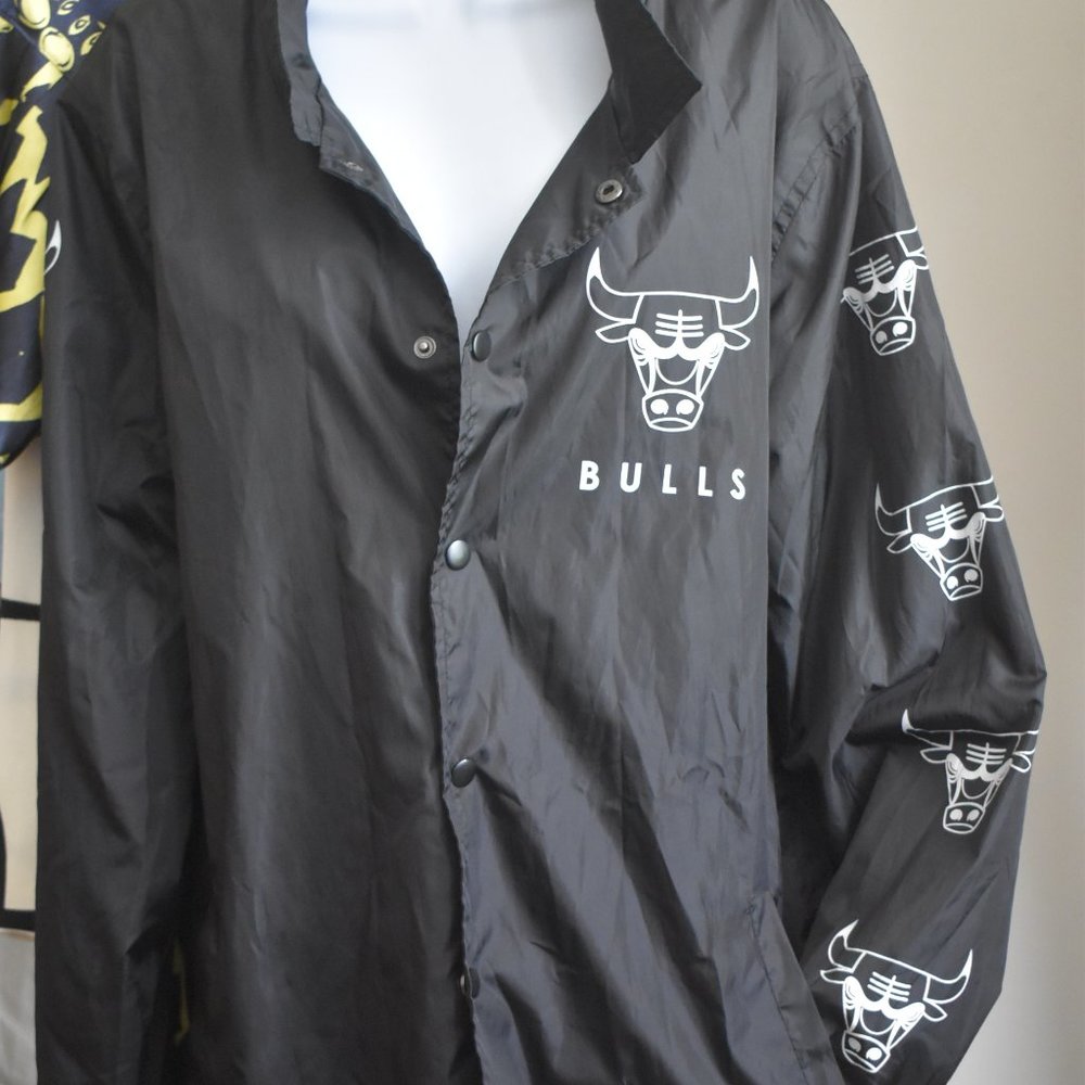Bulls Windbreaker